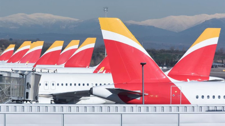 ep archivo   aviones de iberia aparcados en el aeropuerto adolfo suarez madrid barajas a 8 de enero