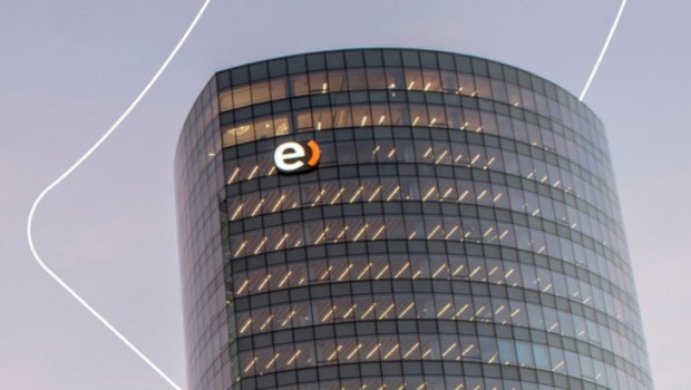 ep archivo   edificio de oficinas de la empresa de telecomunicaciones chilena entel