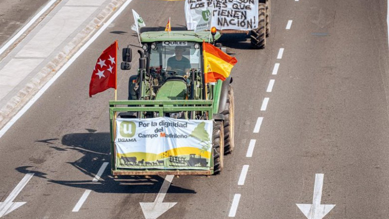Archivo - Tractores durante una nueva jornada de protestas de agricultores y ganaderos, | Gabriel Luengas - Europa Press - Archivo ep archivo tractores durante una nueva jornada de protestas de agricultores y ganaderos