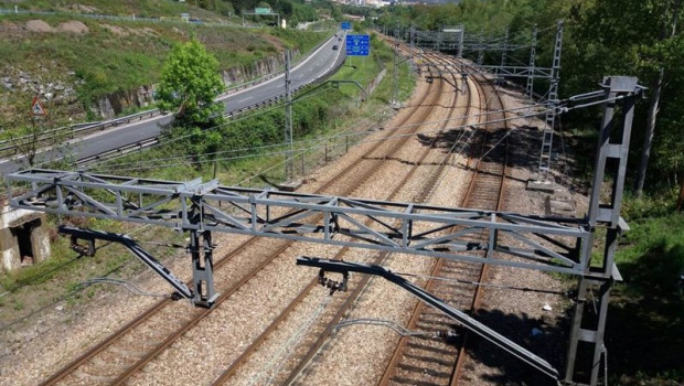 ep archivo   tren renfe feve vias de tren infraestructuras viajeros transporte