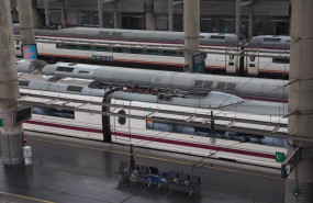 ep archivo   varios trenes en andenes en la estacion de atocha