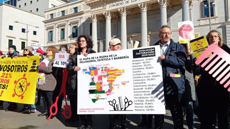 ep concentracion de la alianza empresarial por la bajada del iva a la imagen personal en madrid ep concentracion de la alianza empresarial por la bajada del iva a la imagen personal en madrid