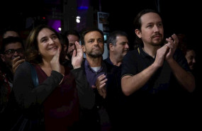 ep el secretario general de unidas podemos pablo iglesias 1d junto a la alcaldesa de barcelona ada
