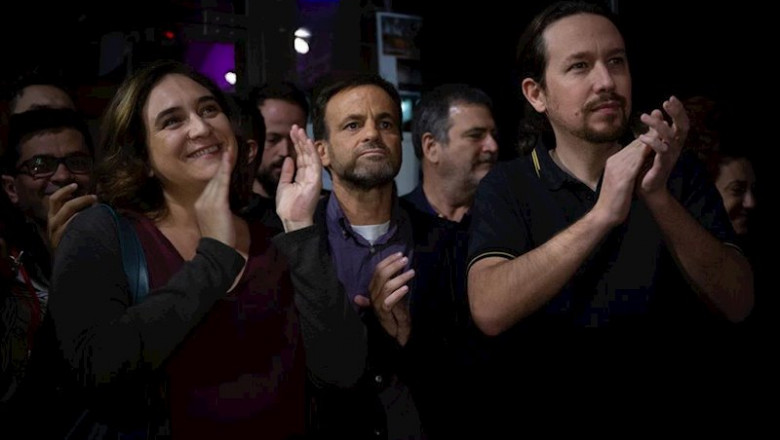 ep el secretario general de unidas podemos pablo iglesias 1d junto a la alcaldesa de barcelona ada
