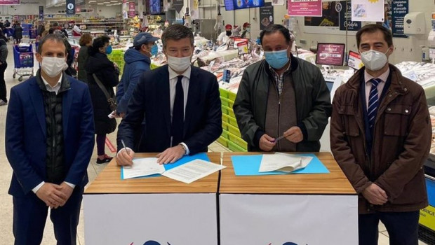 ep firma del acuerdo de carrefour con la cofradia de santona