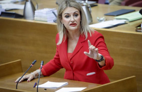ep la consellera nuria montes en el pleno de les corts