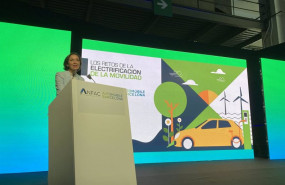 ep la ministra de industria comercio y turismo reyes maroto durante su intercencion en el automobile