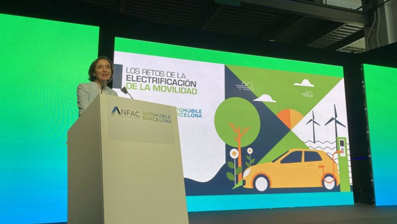 La ministra de Industria, Comercio y Turismo, Reyes Maroto, durante su intercención en el Automobile. | EUROPA PRESS ep la ministra de industria comercio y turismo reyes maroto durante su intercencion en el automobile