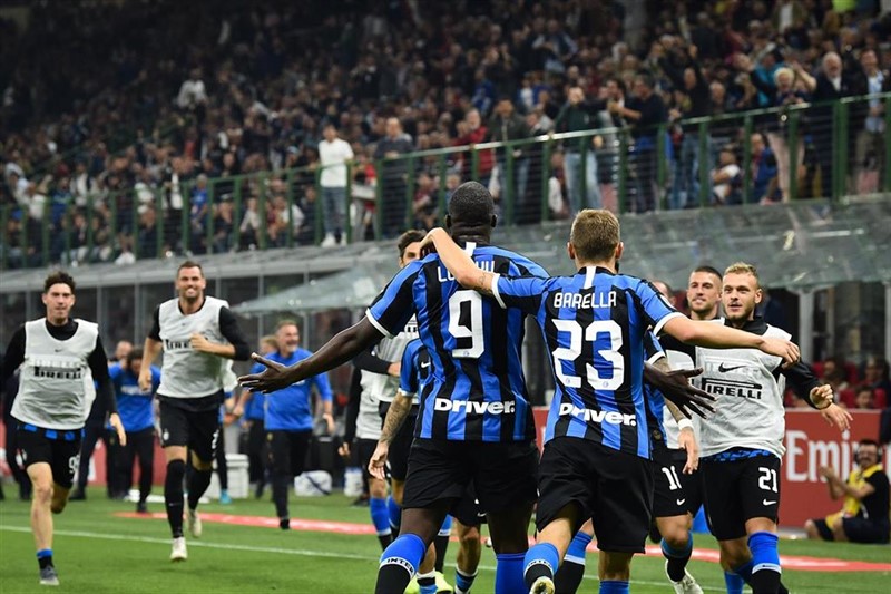 ep los jugadores del inter celebran una victoria