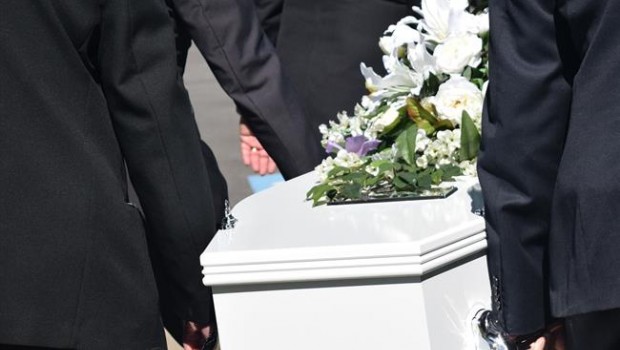 ep mujer vendia segurosvidaasesinabasus clientes