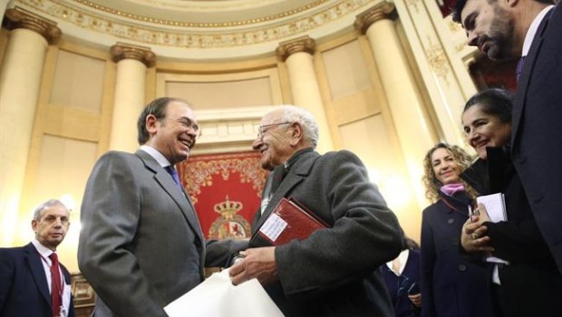 ep presidentesenado pio garcia-escudero recibelos visitantes