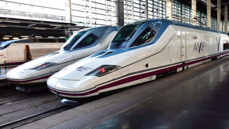 ep transportes renfe pide que se defienda y distinga la marca ave tras ser usada para un ouigo ep transportes renfe pide que se defienda y distinga la marca ave tras ser usada para un ouigo
