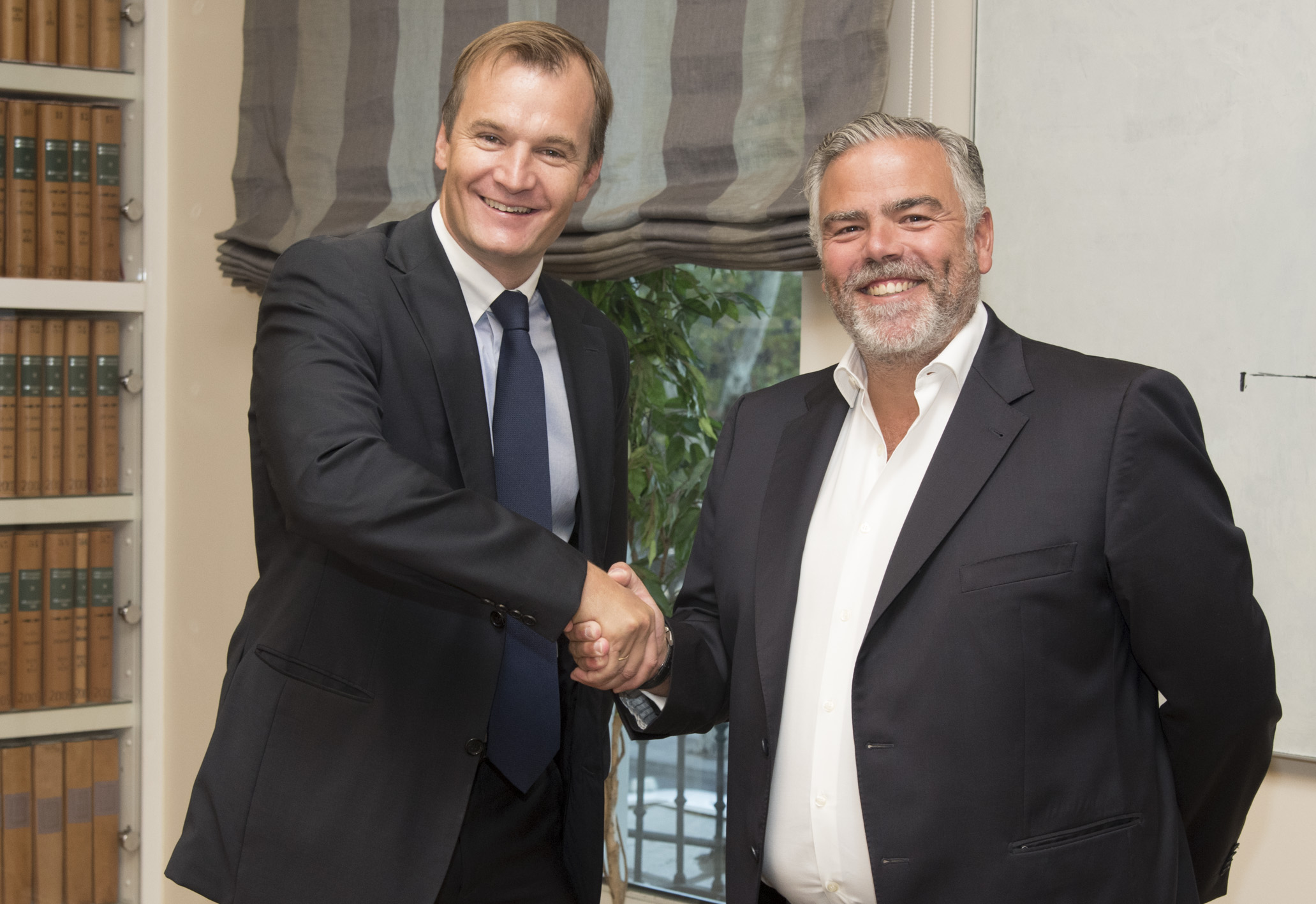 El consejero delegado de MásMóvil, Meinrad Spenger (izda.) MasMovil