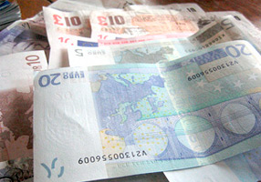 money_euros_pounds_dollars_286_200