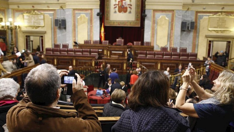 ep algunos de los visitantes al congreso de los diputados durante la jornada de puertas abiertas