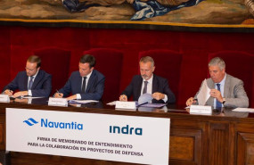 ep archivo   de izda a dcha el director de sistemas y servicios de navantia donato martinez el
