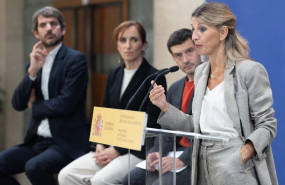 ep archivo   i d el ministro de cultura ernest urtasun la ministra de sanidad monica garcia el