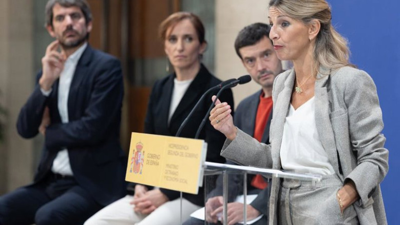 Archivo - (I-D) El ministro de Cultura, Ernest Urtasun; la ministra de Sanidad, Mónica García; el ministro de Derechos Sociales, Pablo Bustinduy, y la vicepresidenta segunda, Yolanda Díaz, durante un rueda de prensa, a 13 de octubre de 2025, en Madrid (Es | Eduardo Parra - Europa Press - Archivo ep archivo i d el ministro de cultura ernest urtasun la ministra de sanidad monica garcia el