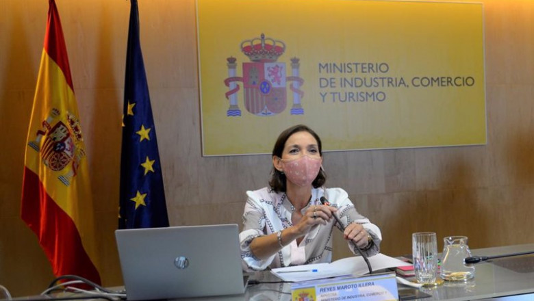 ep archivo   la ministria de industria comercio y turismo reyes maroto durante la reunion
