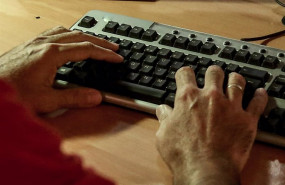 ep archivo manos de un trabajador sobre un teclado ep archivo manos de un trabajador sobre un teclado