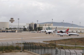 ep archivo   varios aviones en una de las pistas del aeropuerto de palma archivo
