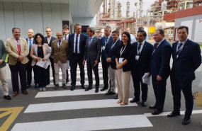 ep autoridades en el inicio de la construccion en palos de la frontera de la primera planta en