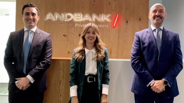 ep el responsable del centro de andbank en toledo  gonzalo hermida junto a miguel angel garcia e