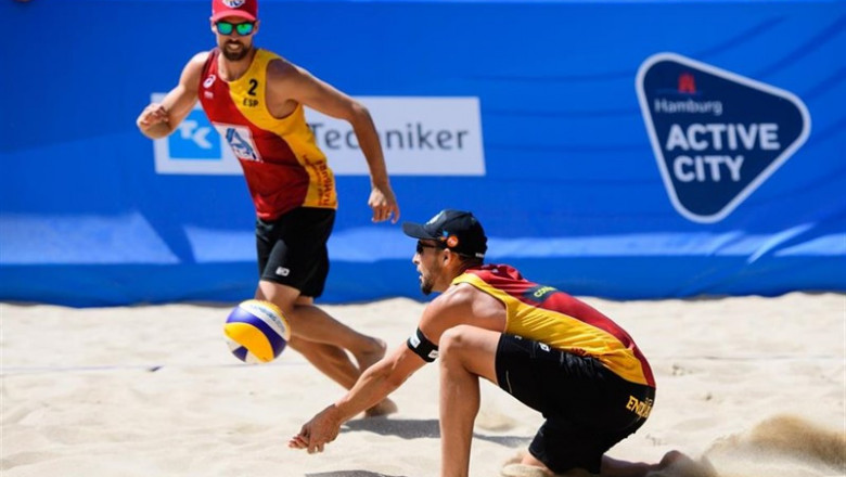 Herrera y Gavira durante un partido del Mundial de Voley Playa 2019 | WWW.RFEVB.COM - Archivo ep herreragavira durantepartidomundialvoley playa 2019
