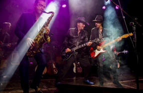 ep i-d el saxofonista daniel nello el fundador del grupo los rebeldes carlos segarra y el