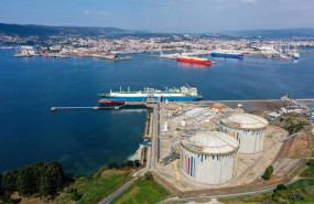 ep instalaciones de reganosa en el puerto de ferrol