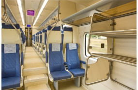 ep interior de un tren de media distancia