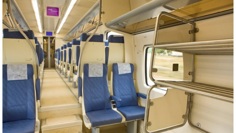 ep interior de un tren de media distancia