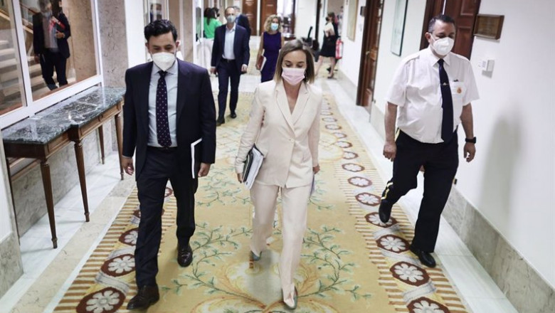 La portavoz del Grupo Popular en el Congreso, Cuca Gamarra (c), se dirige a una rueda de prensa en el Congreso | EUROPA PRESS/E. Parra. POOL - Europa Press ep la portavoz del grupo popular en el congreso cuca gamarra c se dirige a una rueda de prensa en el