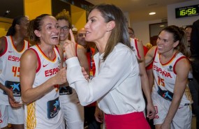 ep la reina letizia felicitala seleccion espanolabaloncesto