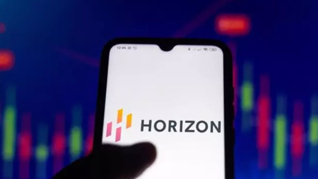 ep logo de horizon therapeutics en un smartphone