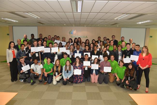 Participantes en el programa de inserción laboral de Iberdrola F. Tomillo | JOSE ANTONIO ROJO ep participantesprogramainsercion laboraliberdrola f tomillo