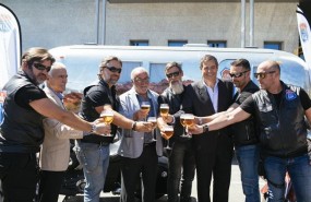 ep pere navarro dgt recibelos embajadores de encarretera cerveza sin