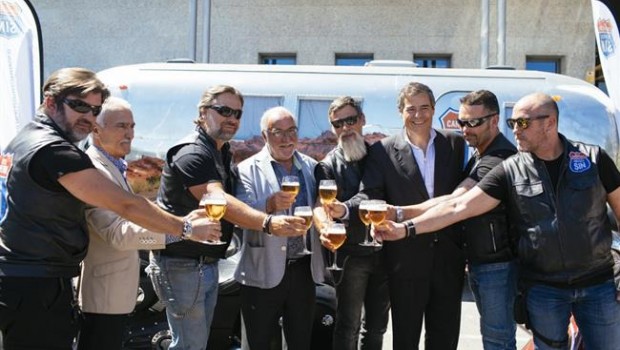 ep pere navarro dgt recibelos embajadores de encarretera cerveza sin