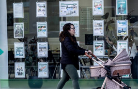 ep una oficina de empresa inmobiliaria