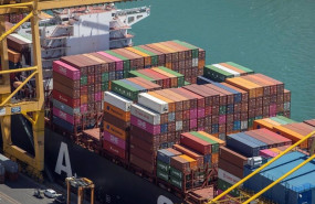 ep archivo   contenedores de mercancias en el puerto de barcelona