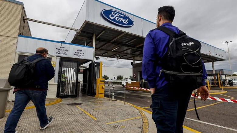 Archivo - Dos trabajadores en la fábrica de Ford, a 12 de junio de 2024, en Almussafes, València, Comunidad Valenciana (España). | Rober Solsona - Europa Press - Archivo ep archivo dos trabajadores en la fabrica de ford a 12 de junio de 2024 en almussafes valncia