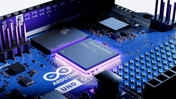 ep arduino uno q