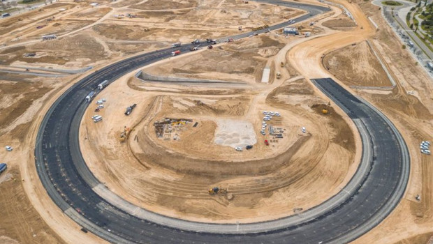 ep asfaltado de la curva peraltada la monumental del circuito de madring