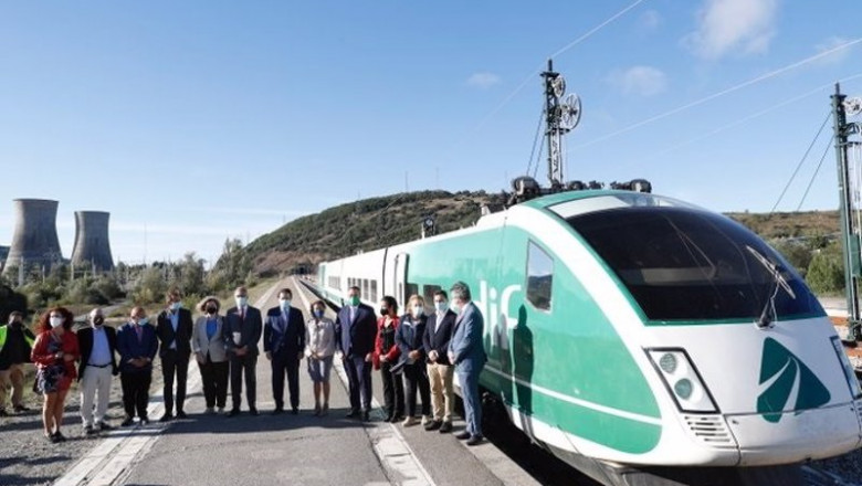 ep autoridades en el primer viaje en pruebas por la variante de pajares