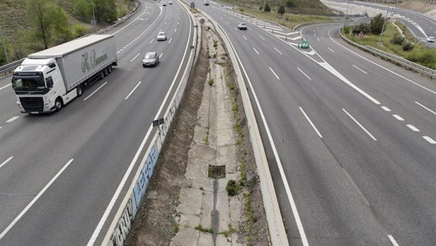 ep carretera m-40 a la altura del barrio de vallecas en madrid durante el estado de alarma