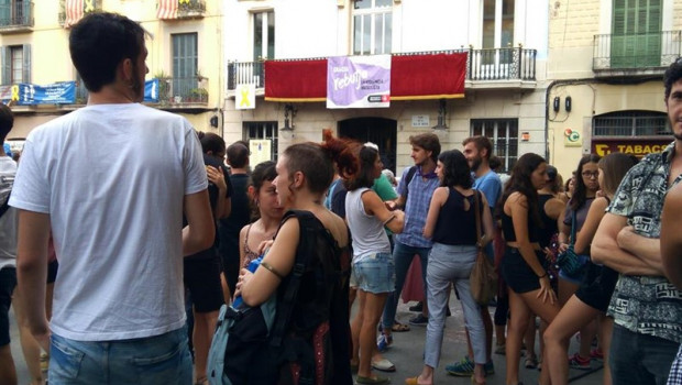 ep concentracionla plazala vilagrciala violacionuna mujervolviala festa majorbarrio barcelonesmadrugadadomingo