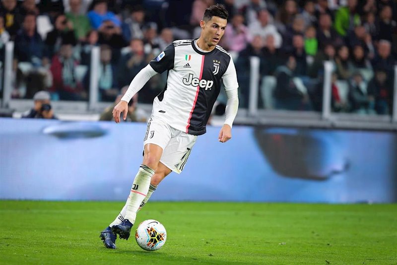 ep cristiano ronaldo en un partido con la juventus