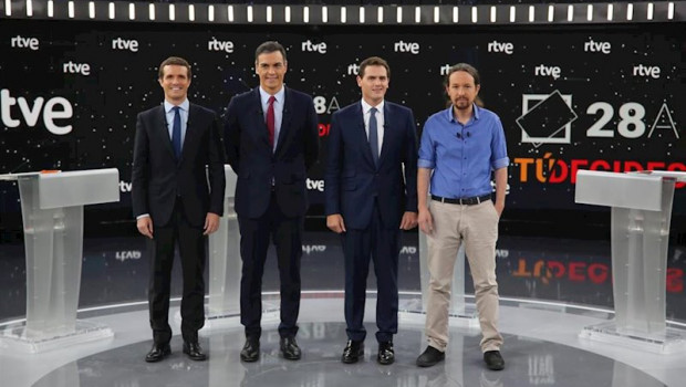 ep e-d el president del pp pablo casado el president del govern central pedro sanchez el president