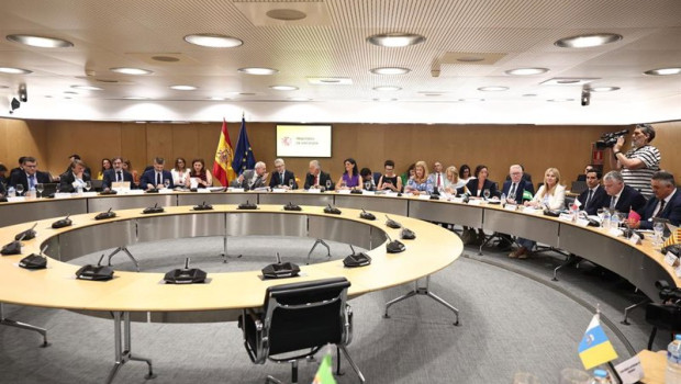 ep el ministro de hacienda arcadi espana c preside una reunion del consejo de politica fiscal y