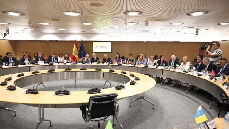 El ministro de Hacienda, Arcadi España (c), preside una reunión del Consejo de Política Fiscal y Financiera (CPFF) en el Ministerio de Hacienda, a 6 de julio de 2026, en Madrid (España). | Eduardo Parra - Europa Press ep el ministro de hacienda arcadi espana c preside una reunion del consejo de politica fiscal y